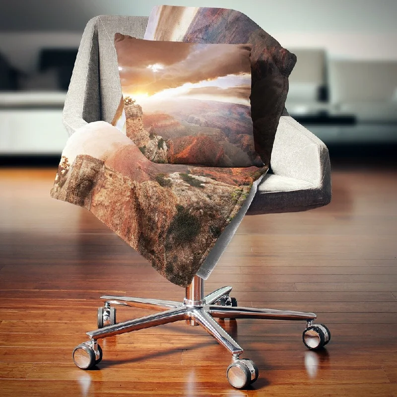 Cashmere blankets for ultimate softness and luxuryDesignart 'Grand Canyon under Thunderstorm Sky' Landscape Fleece Throw Blanket Cashmere blankets for ultimate softness and luxuryDesignart 'Grand Canyon under Thunderstorm Sky' Landscape Fleece Throw Blanket