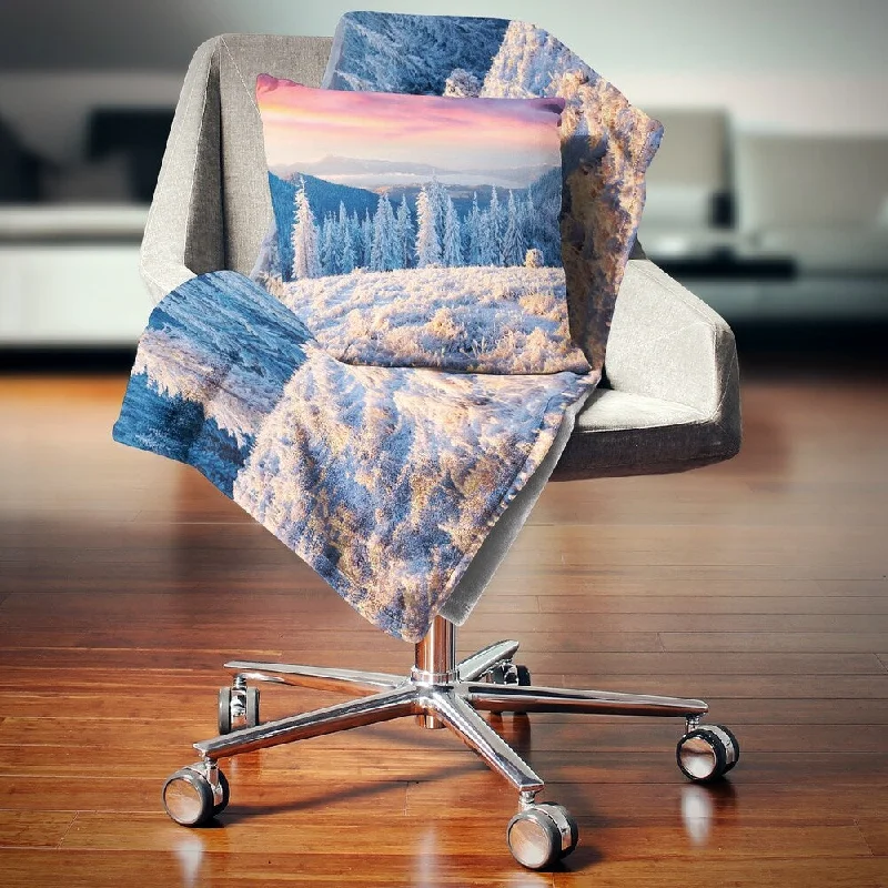 Rayon from bamboo blankets for a silky and breathable feelDesignart 'Amazing Winter Sunrise in Mountains' Landscape Fleece Throw Blanket Rayon from bamboo blankets for a silky and breathable feelDesignart 'Amazing Winter Sunrise in Mountains' Landscape Fleece Throw Blanket