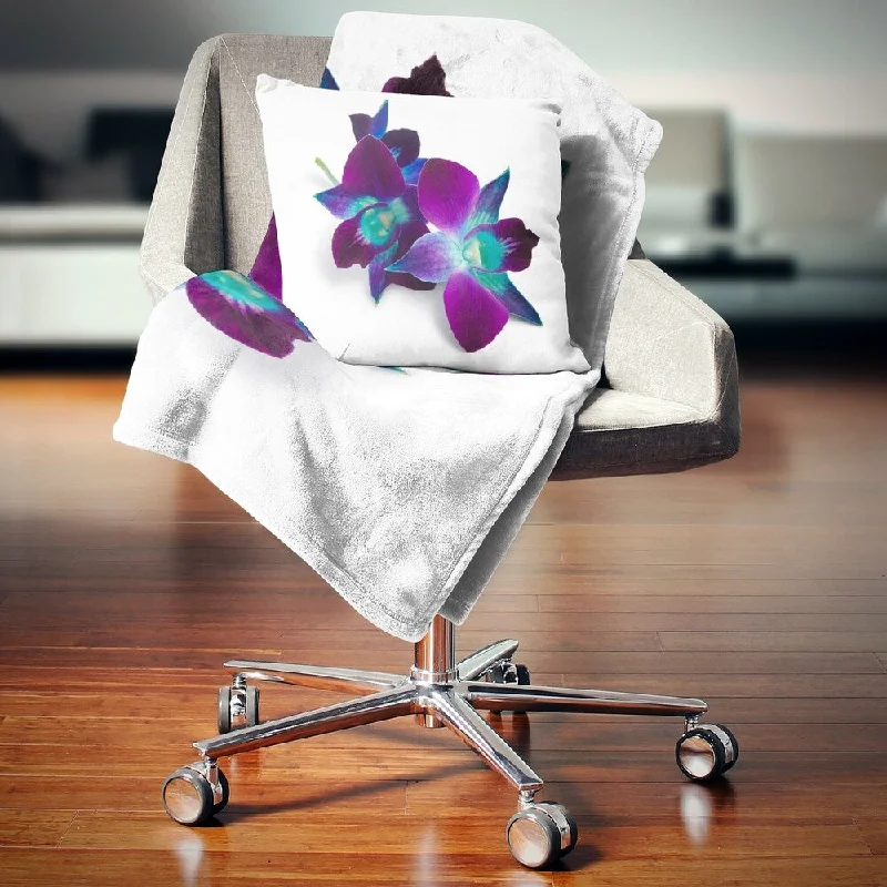 Queen - size blankets for standard - sized bedsDesignart 'Deep Purple Orchid Flowers on White' Flowers Throw Blanketwork Queen - size blankets for standard - sized bedsDesignart 'Deep Purple Orchid Flowers on White' Flowers Throw Blanketwork