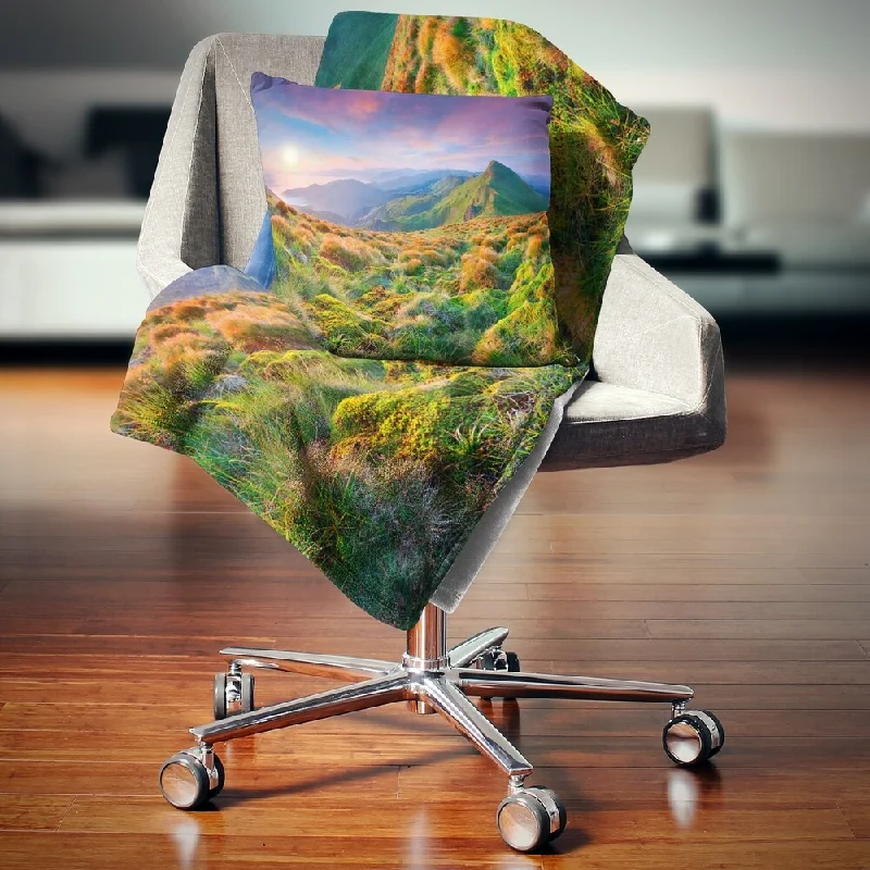 Chenille blankets with a thick and fuzzy textureDesignart 'Purple Sky and Green Mountains' Landscape Photo Throw Blanket Chenille blankets with a thick and fuzzy textureDesignart 'Purple Sky and Green Mountains' Landscape Photo Throw Blanket