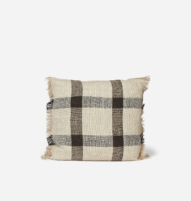 Hypoallergenic Pillows for Allergy SufferersHypoallergenic Pillows for Allergy SufferersMaddie Pillow Beige/Black 22" x 22" Hypoallergenic Pillows for Allergy SufferersHypoallergenic Pillows for Allergy SufferersMaddie Pillow Beige/Black 22" x 22"