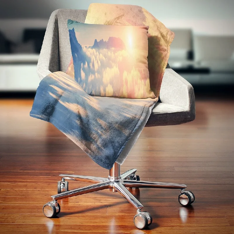 Microfiber blankets that are durable and easy to care forDesignart 'Sky above Floating Clouds' Contemporary Landscape Fleece Throw Blanket Microfiber blankets that are durable and easy to care forDesignart 'Sky above Floating Clouds' Contemporary Landscape Fleece Throw Blanket