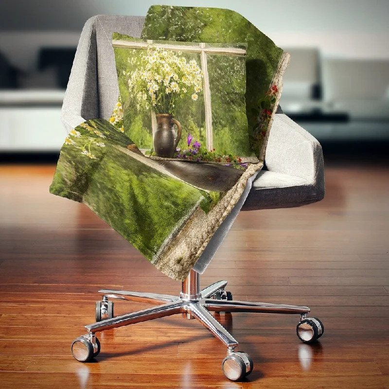Silk blankets with a smooth and elegant touchDesignart 'Still Life Bouquet of Chamomiles' Modern Landscape Fleece Throw Blanket Silk blankets with a smooth and elegant touchDesignart 'Still Life Bouquet of Chamomiles' Modern Landscape Fleece Throw Blanket