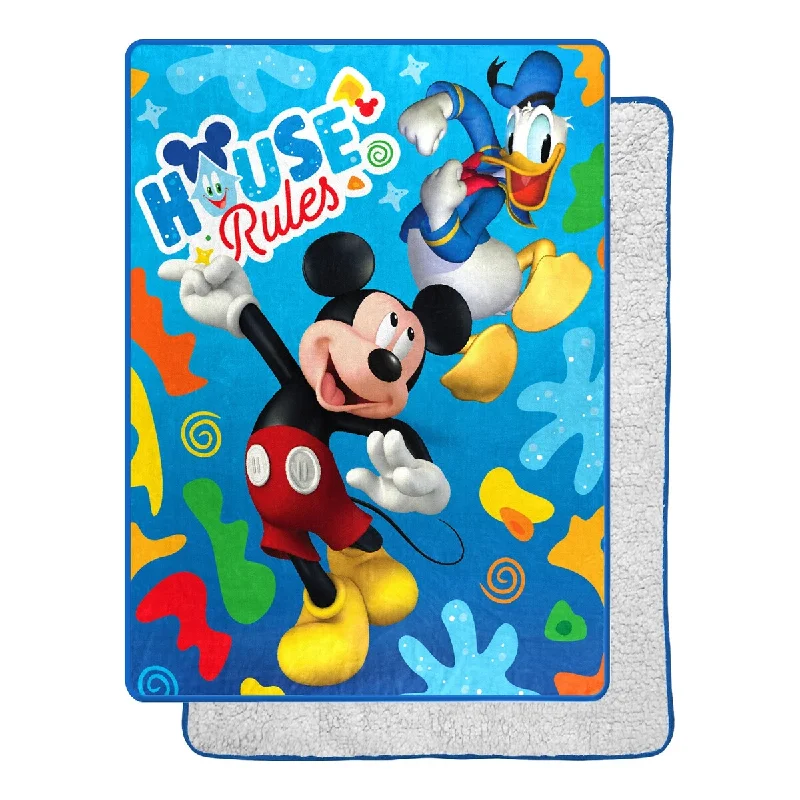 Linen blankets with a rustic and textured lookMickey M - Buddies Rule