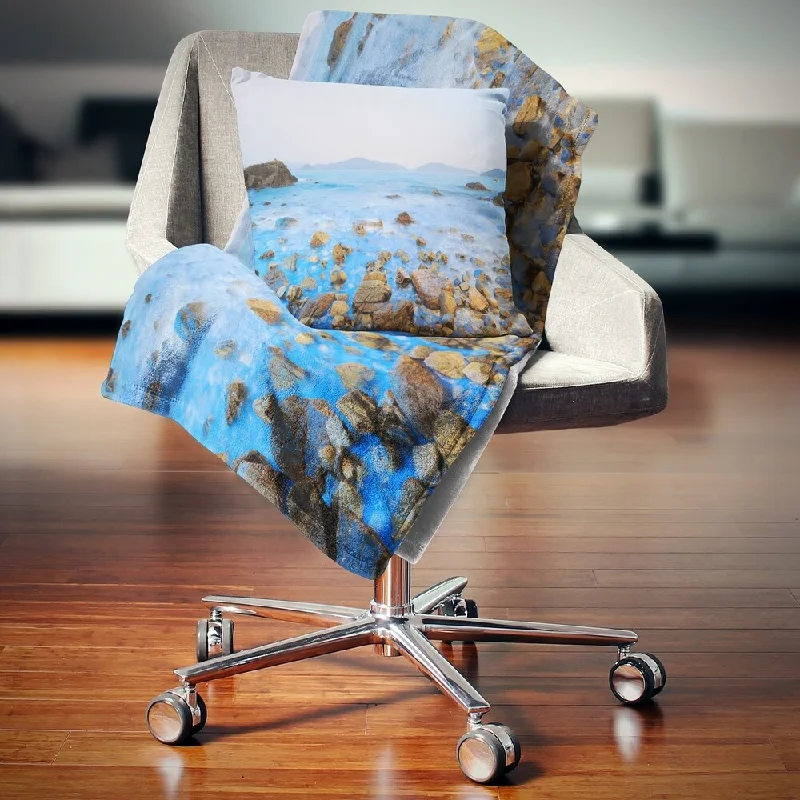 Silk blankets with a smooth and elegant touchDesignart 'Stony Port Shelter Beach Hong Kong' Seashore Throw Blanket Silk blankets with a smooth and elegant touchDesignart 'Stony Port Shelter Beach Hong Kong' Seashore Throw Blanket