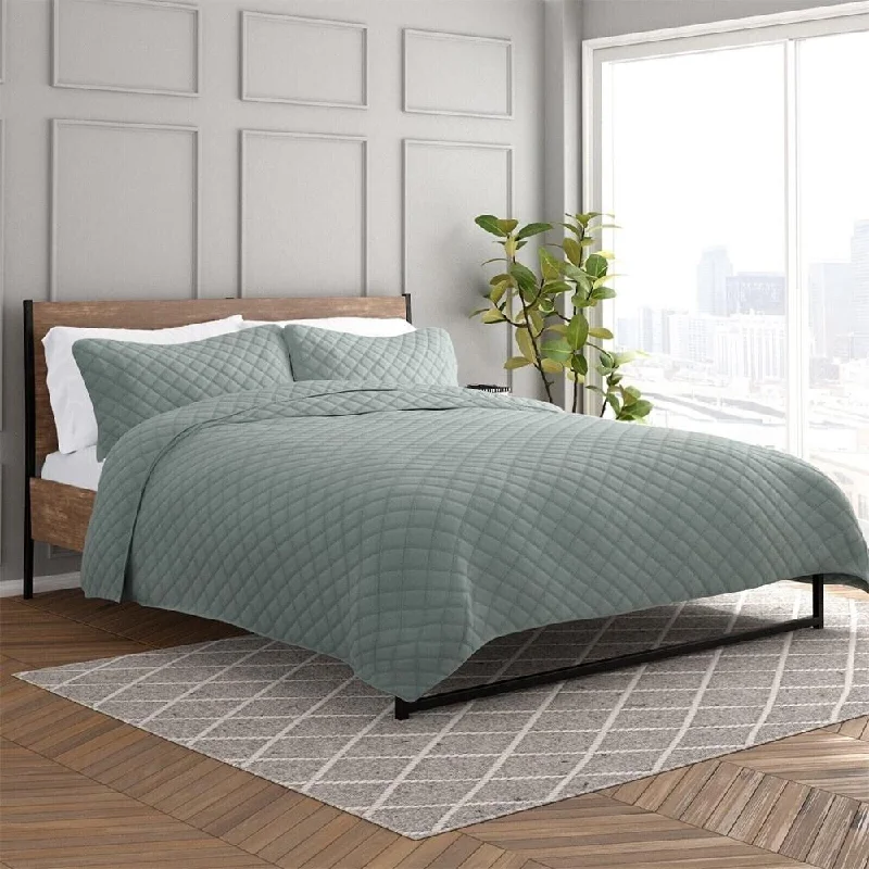 Fleece blankets for a cozy and plush textureFull/Queen Lightweight Quilted Coverlet Set Diamond Eucalyptus Fleece blankets for a cozy and plush textureFull/Queen Lightweight Quilted Coverlet Set Diamond Eucalyptus