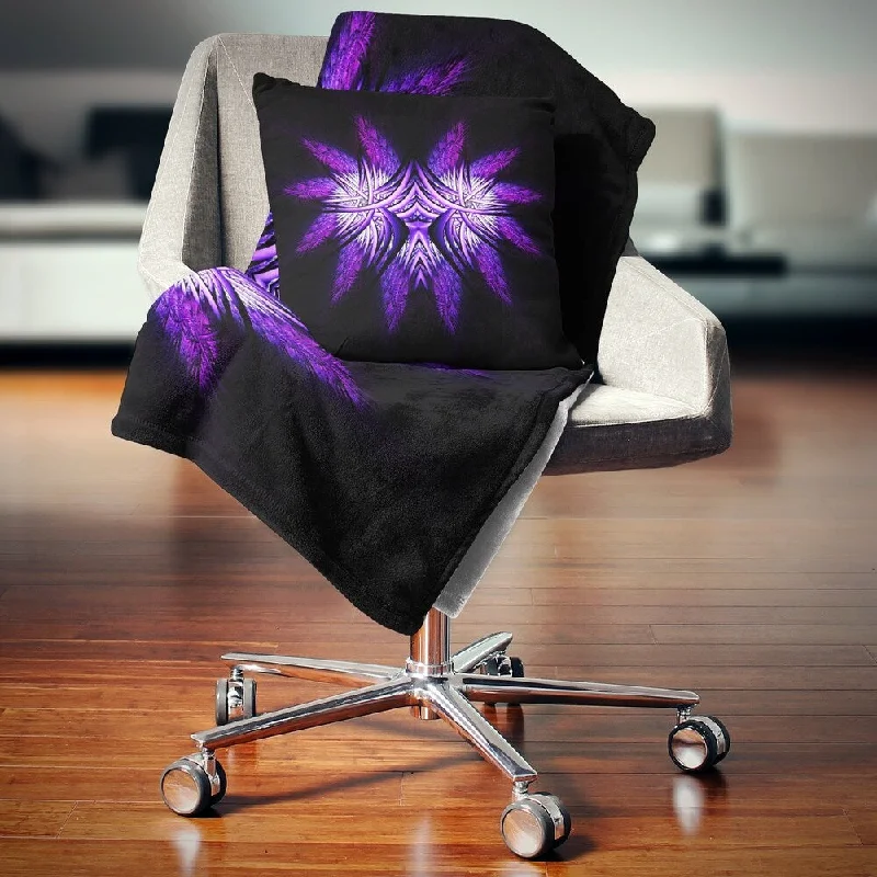 Linen blankets with a rustic and textured lookDesignart 'Bright Purple in Black Fractal Flower' Abstract Throw Blanket Linen blankets with a rustic and textured lookDesignart 'Bright Purple in Black Fractal Flower' Abstract Throw Blanket