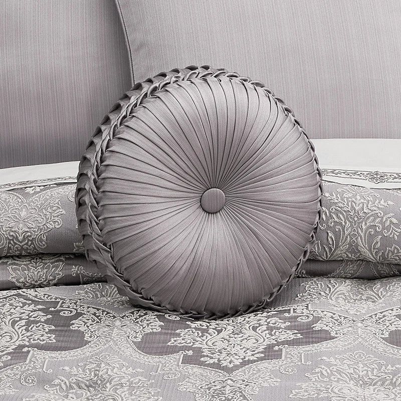 Round Pillows for Boho-Style InteriorsMary Tufted Round Decorative Throw Pillow