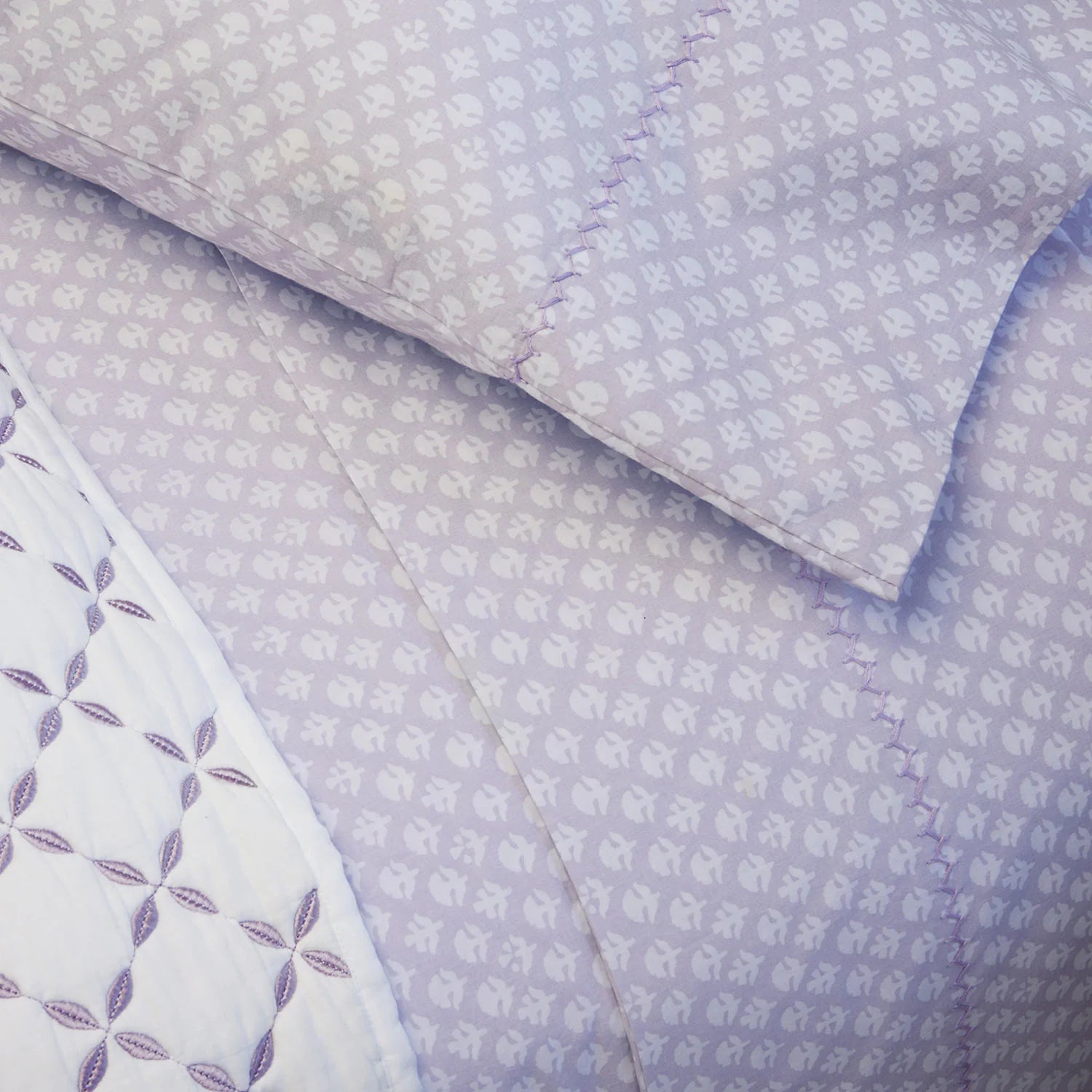 Jersey - Knit Sheets for a Comfortable and Casual BedBindi Organic Cotton Sheet Set Jersey - Knit Sheets for a Comfortable and Casual BedBindi Organic Cotton Sheet Set
