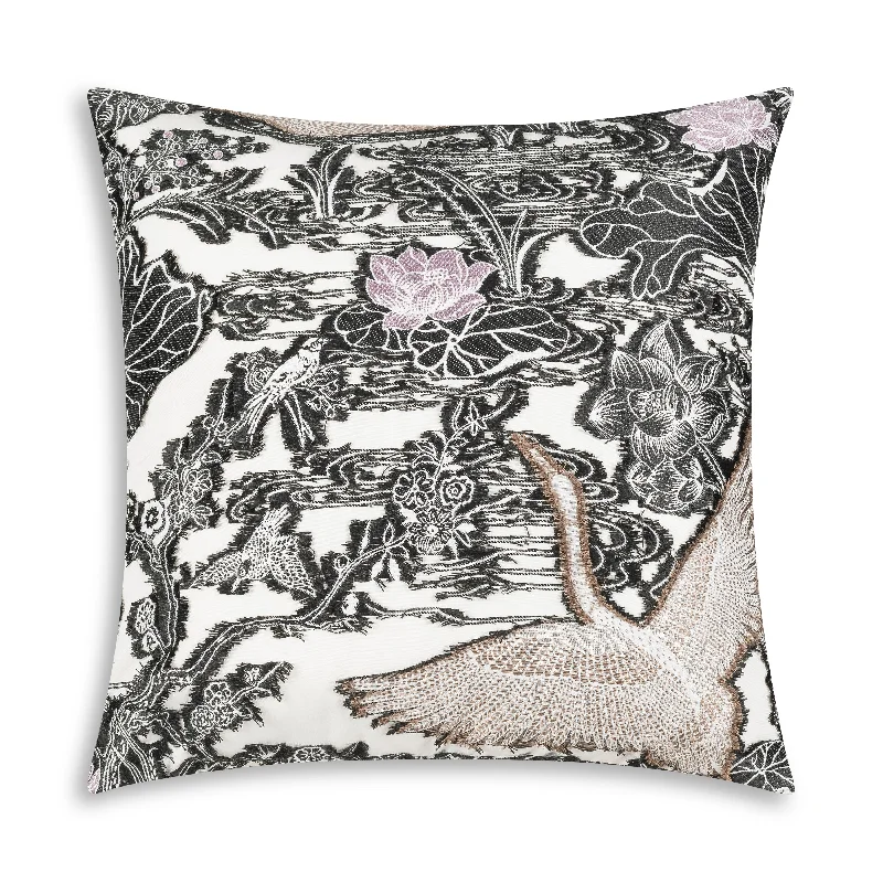 Feather Pillows for a Luxurious SleepJLW8228358-04