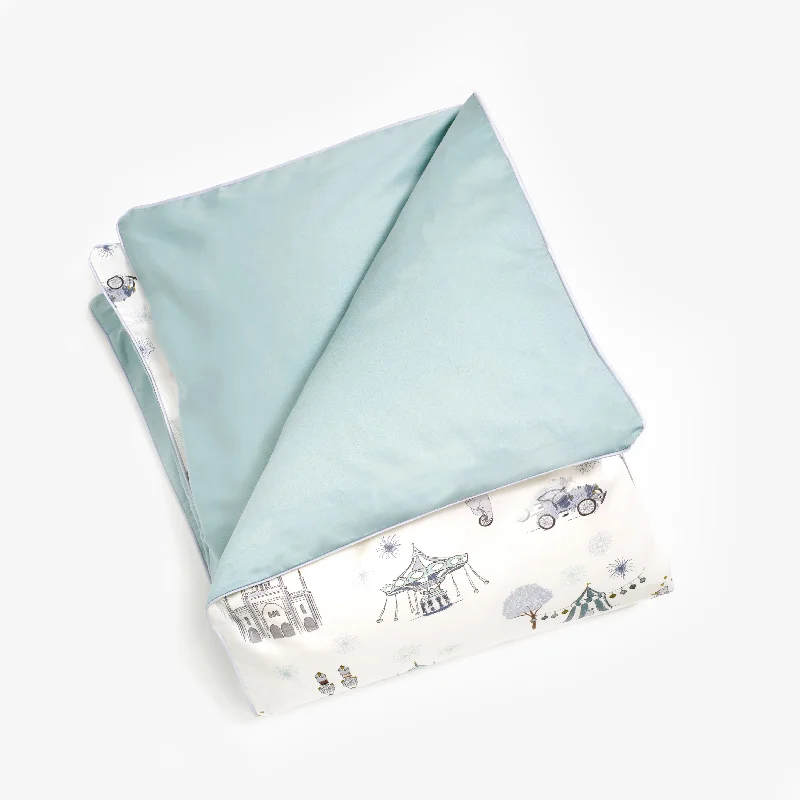 Mid - priced duvet covers with a good balance of quality and costAdventures in Wonderland Baby Duvet - Aqua Mid - priced duvet covers with a good balance of quality and costAdventures in Wonderland Baby Duvet - Aqua