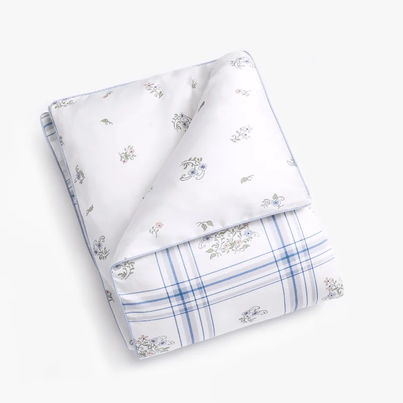 Abstract - designed duvet covers to add an artistic flair to the bedroomFleur + Stripe Baby Duvet - Ivory Abstract - designed duvet covers to add an artistic flair to the bedroomFleur + Stripe Baby Duvet - Ivory