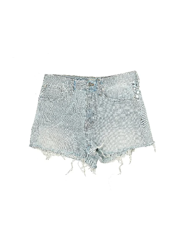 Mid-Rise Denim Shorts in Light Wash