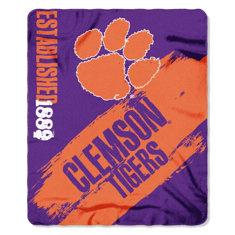 Chenille blankets with a thick and fuzzy textureCOL 031 Clemson Multicolor Polyester Painted Fleece Chenille blankets with a thick and fuzzy textureCOL 031 Clemson Multicolor Polyester Painted Fleece