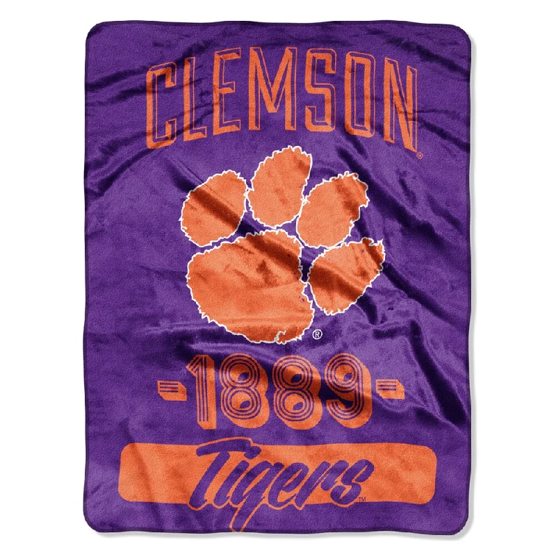 Cotton blankets for breathability and a lightweight feelCOL 05902 Clemson Tigers Varsity Orange/Purple Polyester Micro Throw