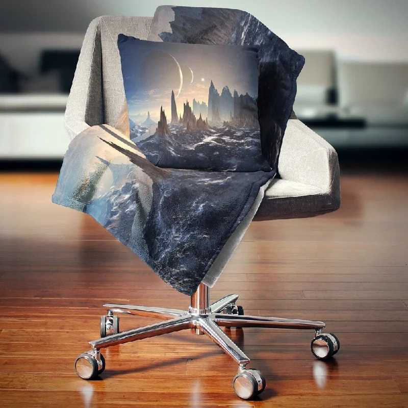 Queen - size blankets for standard - sized bedsDesignart 'Alien Planet with Mountains' Contemporary Throw Blanket Queen - size blankets for standard - sized bedsDesignart 'Alien Planet with Mountains' Contemporary Throw Blanket