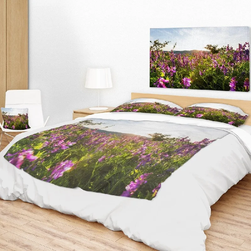 Acrylic blankets for a soft and affordable alternativeDesignart 'Amazing Summer Pasture with Flowers' Floral Throw Blanket Acrylic blankets for a soft and affordable alternativeDesignart 'Amazing Summer Pasture with Flowers' Floral Throw Blanket