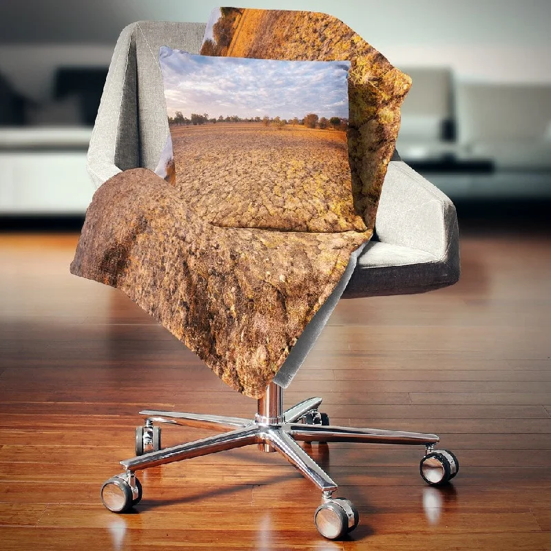 Wool blankets with natural warmth and insulationDesignart 'Amazing View of African Landscape' Landscape Fleece Throw Blanket Wool blankets with natural warmth and insulationDesignart 'Amazing View of African Landscape' Landscape Fleece Throw Blanket