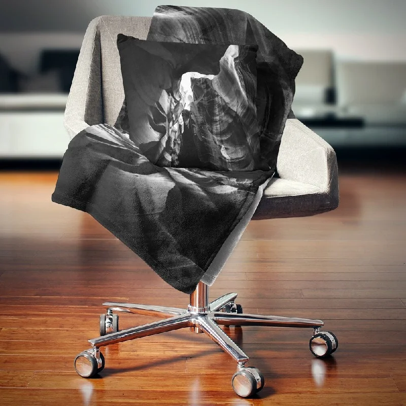Mohair blankets with a unique sheen and softnessDesignart 'Black and White Antelope Canyon' Landscape Photography Throw Blanket Mohair blankets with a unique sheen and softnessDesignart 'Black and White Antelope Canyon' Landscape Photography Throw Blanket
