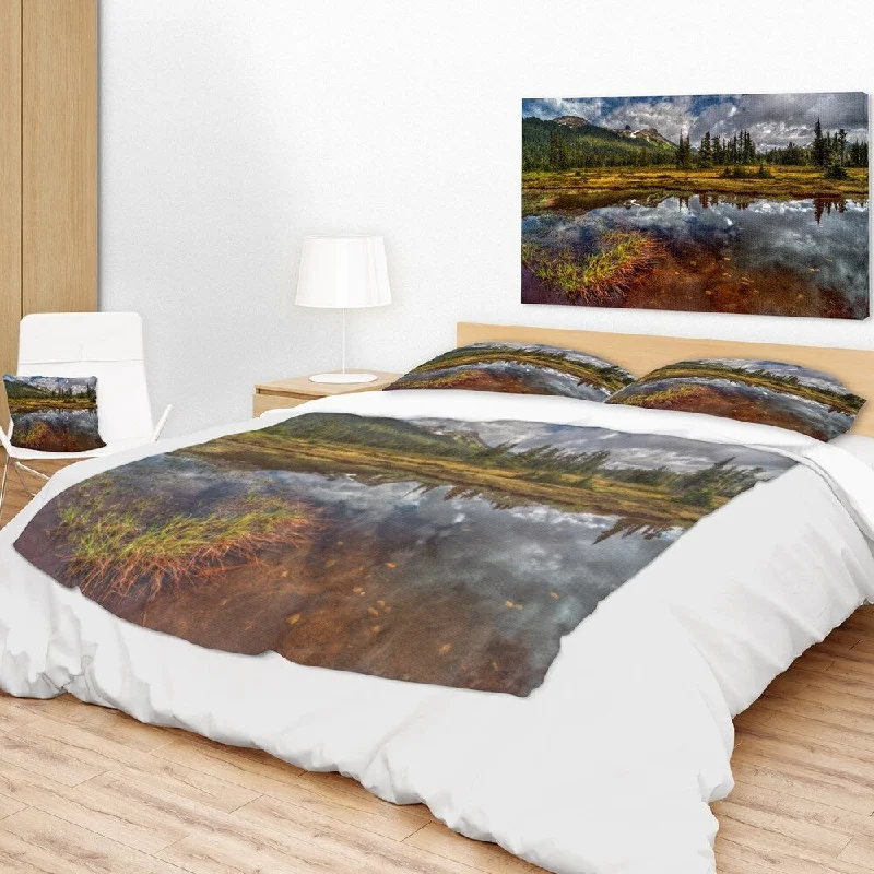 Silk blankets with a smooth and elegant touchDesignart 'Clear Lake Mirroring Cloudy Skies' Landscape Fleece Throw Blanket Silk blankets with a smooth and elegant touchDesignart 'Clear Lake Mirroring Cloudy Skies' Landscape Fleece Throw Blanket