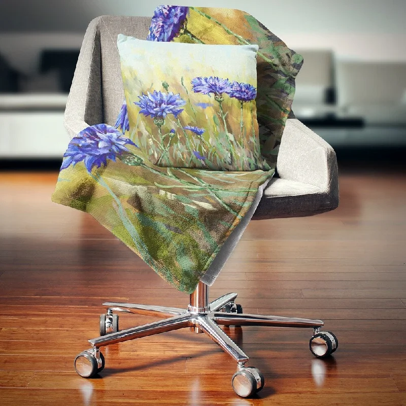 Microfiber blankets that are durable and easy to care forDesignart 'Cornflowers in Full Bloom' Floral Throw Blanket