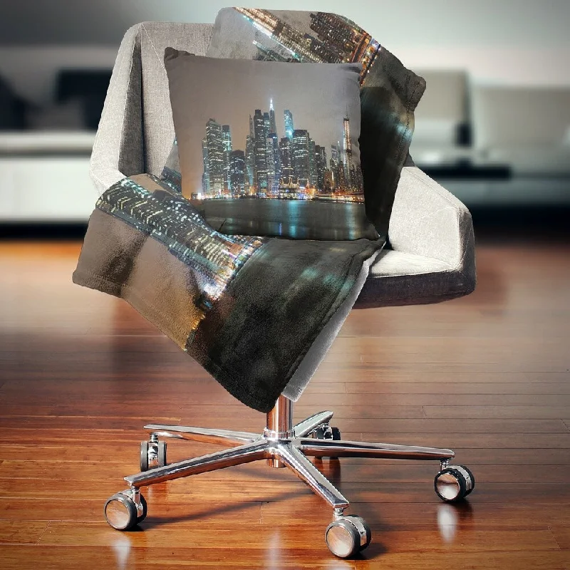 Synthetic fiber blend blankets for a budget - friendly choiceDesignart 'Evening New York Panorama' Cityscape Throw Blanket Synthetic fiber blend blankets for a budget - friendly choiceDesignart 'Evening New York Panorama' Cityscape Throw Blanket