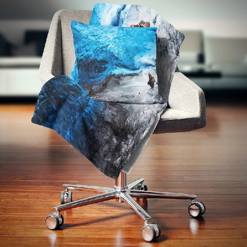 Rayon from bamboo blankets for a silky and breathable feelDesignart 'Glacier Ice Cave of Iceland' Landscape Fleece Throw Blanket Rayon from bamboo blankets for a silky and breathable feelDesignart 'Glacier Ice Cave of Iceland' Landscape Fleece Throw Blanket