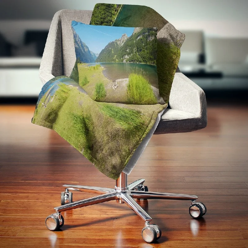 Cotton blankets for breathability and a lightweight feelDesignart 'Green Mountain Landscape View' Landscape Fleece Throw Blanket Cotton blankets for breathability and a lightweight feelDesignart 'Green Mountain Landscape View' Landscape Fleece Throw Blanket