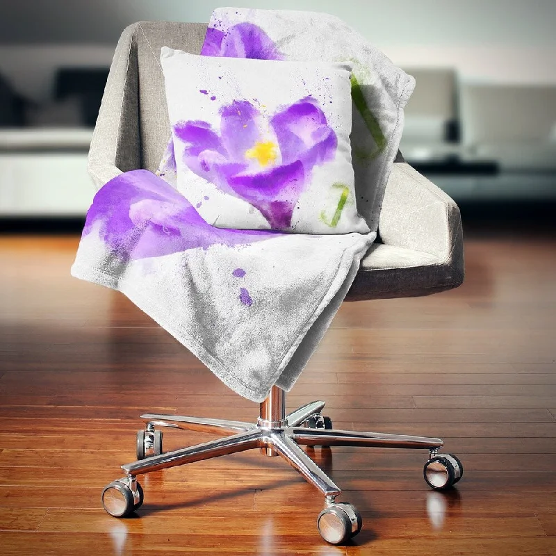 Mohair blankets with a unique sheen and softnessDesignart 'Large Violet Crocus Watercolor' Floral Throw Blanket