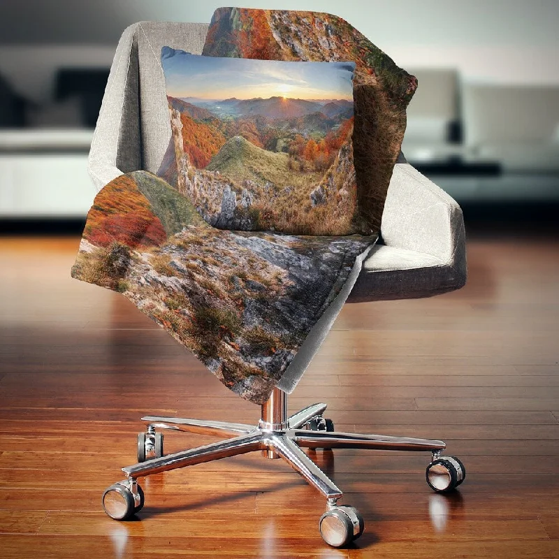 Wool blankets with natural warmth and insulationDesignart 'Majestic Sunset in Mountain Landscape' Landscape Fleece Throw Blanket Wool blankets with natural warmth and insulationDesignart 'Majestic Sunset in Mountain Landscape' Landscape Fleece Throw Blanket