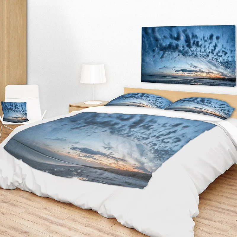 Mohair blankets with a unique sheen and softnessDesignart 'Manych Rissua Lake Panorama' Landscape Fleece Throw Blanket Mohair blankets with a unique sheen and softnessDesignart 'Manych Rissua Lake Panorama' Landscape Fleece Throw Blanket