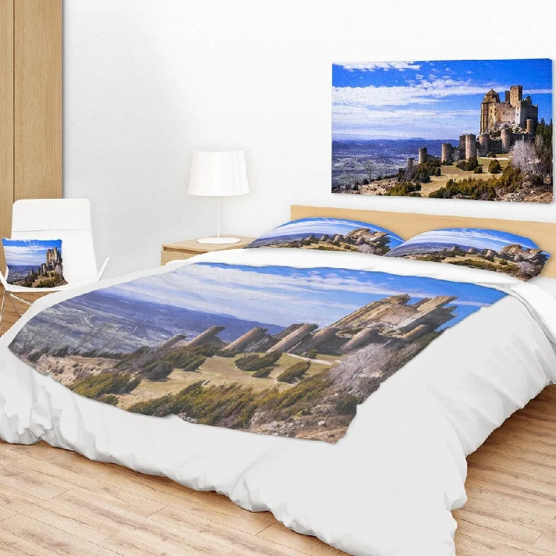 Cashmere blankets for ultimate softness and luxuryDesignart 'Medieval Loarre Castle Panorama' Landscape Fleece Throw Blanket Cashmere blankets for ultimate softness and luxuryDesignart 'Medieval Loarre Castle Panorama' Landscape Fleece Throw Blanket