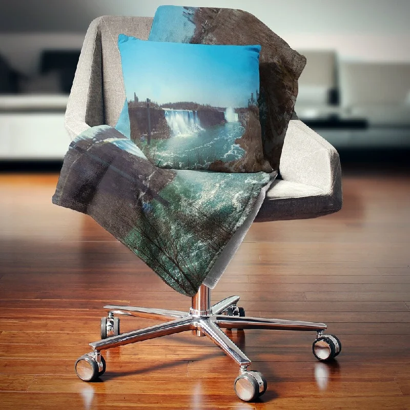 Cashmere blankets for ultimate softness and luxuryDesignart 'Niagara Falls Viewed from Canada' Seascape Throw Blanket Cashmere blankets for ultimate softness and luxuryDesignart 'Niagara Falls Viewed from Canada' Seascape Throw Blanket