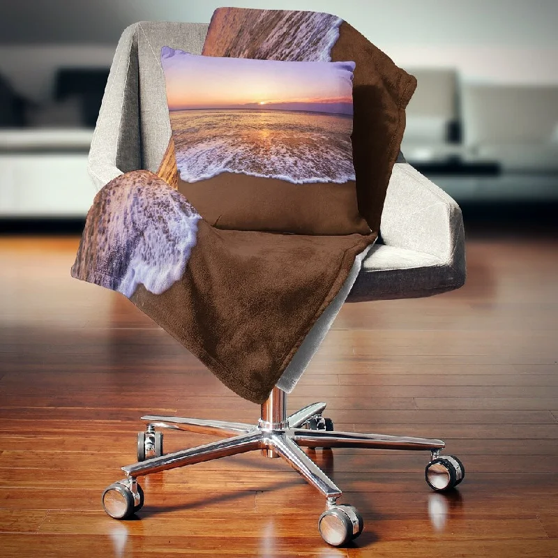 Alpaca wool blankets for a hypoallergenic and warm optionDesignart 'Orange Tinged Sea Waters at Sunset' Beach Photo Throw Blanket Alpaca wool blankets for a hypoallergenic and warm optionDesignart 'Orange Tinged Sea Waters at Sunset' Beach Photo Throw Blanket