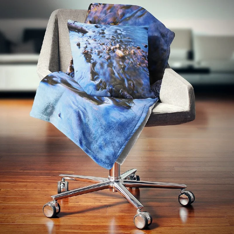 Silk blankets with a smooth and elegant touchDesignart 'Rock Blue River Panorama' Oversized Beach Throw Blanket Silk blankets with a smooth and elegant touchDesignart 'Rock Blue River Panorama' Oversized Beach Throw Blanket