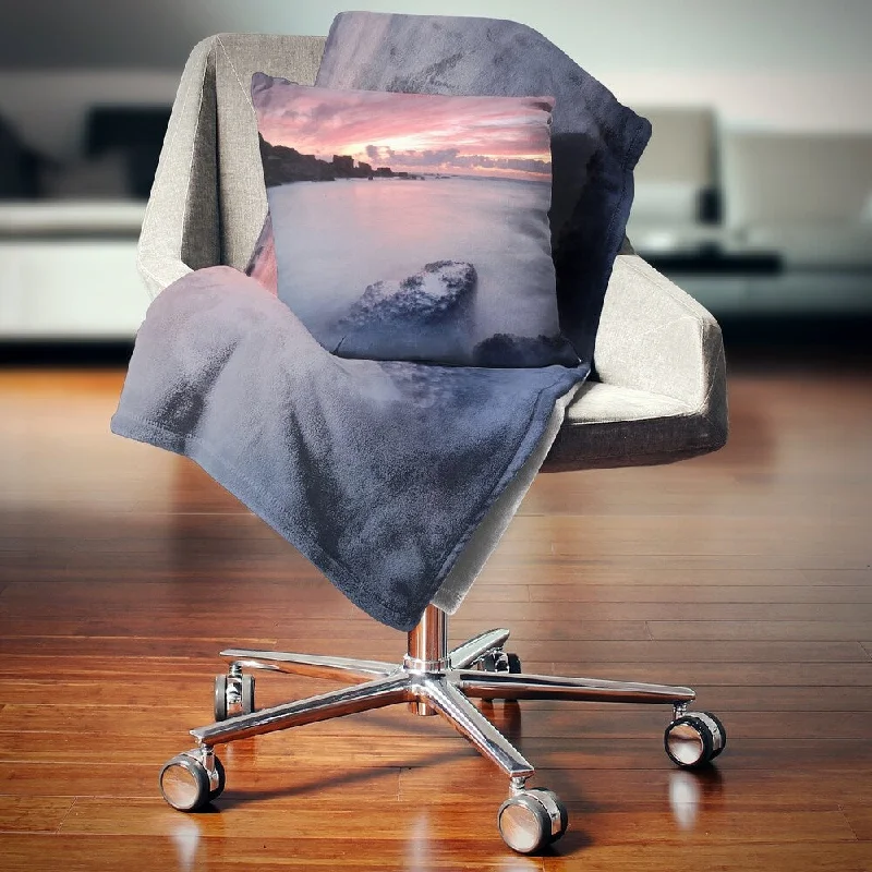 Acrylic blankets for a soft and affordable alternativeDesignart 'Rocks Dark Samarra Seashore Sintra' Seashore Throw Blanket Acrylic blankets for a soft and affordable alternativeDesignart 'Rocks Dark Samarra Seashore Sintra' Seashore Throw Blanket