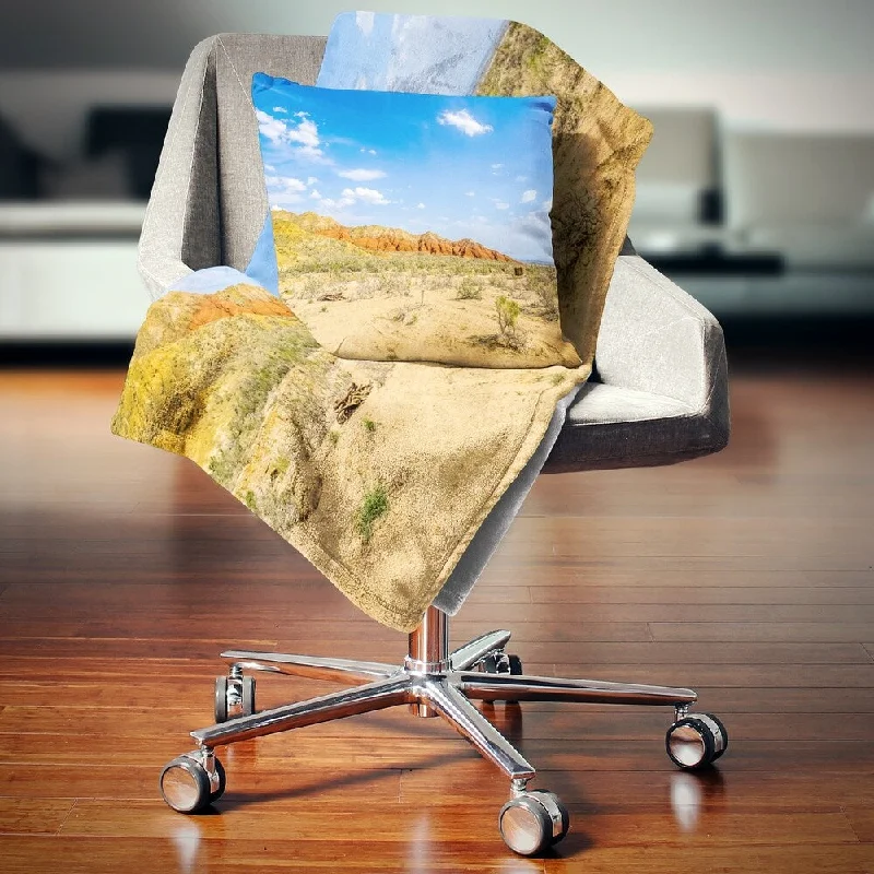Fleece blankets for a cozy and plush textureDesignart 'Rocky Mountain in Desert' Landscape Photo Throw Blanket