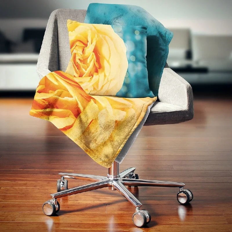 Fleece blankets for a cozy and plush textureDesignart 'Rose Flower with Lit up Background' Floral Throw Blanket Fleece blankets for a cozy and plush textureDesignart 'Rose Flower with Lit up Background' Floral Throw Blanket
