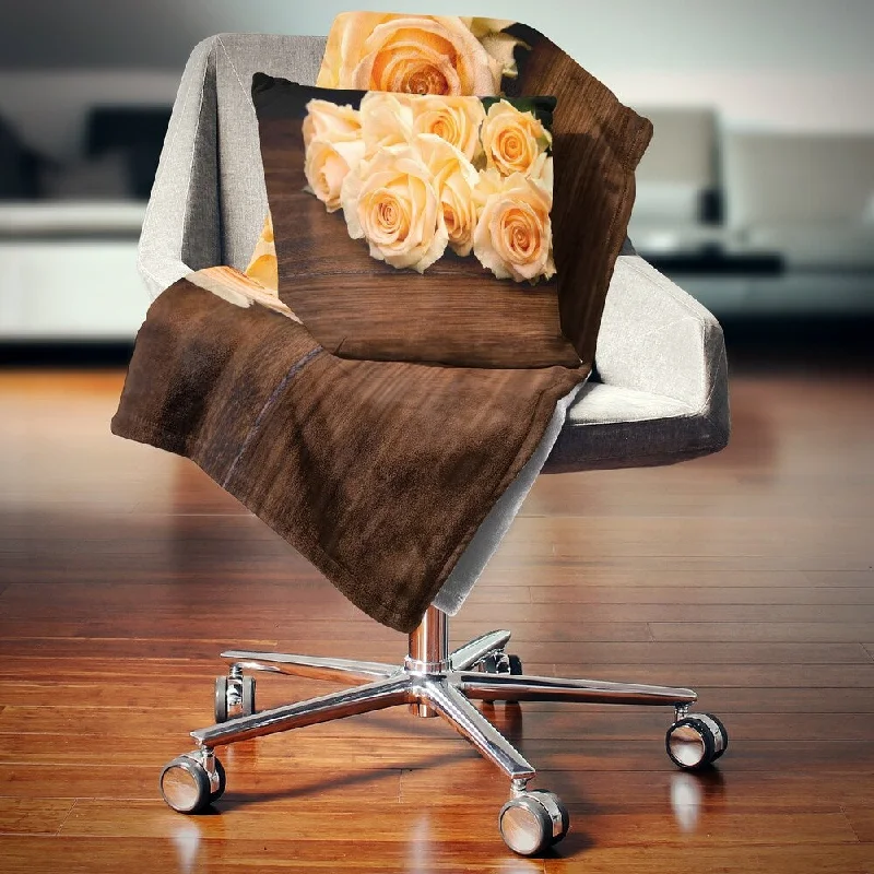 Cashmere blankets for ultimate softness and luxuryDesignart 'Roses on Wooden Surface Photo' Floral Throw Blanket Cashmere blankets for ultimate softness and luxuryDesignart 'Roses on Wooden Surface Photo' Floral Throw Blanket