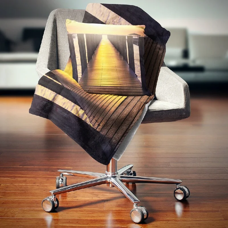 Wool blankets with natural warmth and insulationDesignart 'Sea Bridge with Sunset Reflection' Seashore Throw Blanket Wool blankets with natural warmth and insulationDesignart 'Sea Bridge with Sunset Reflection' Seashore Throw Blanket