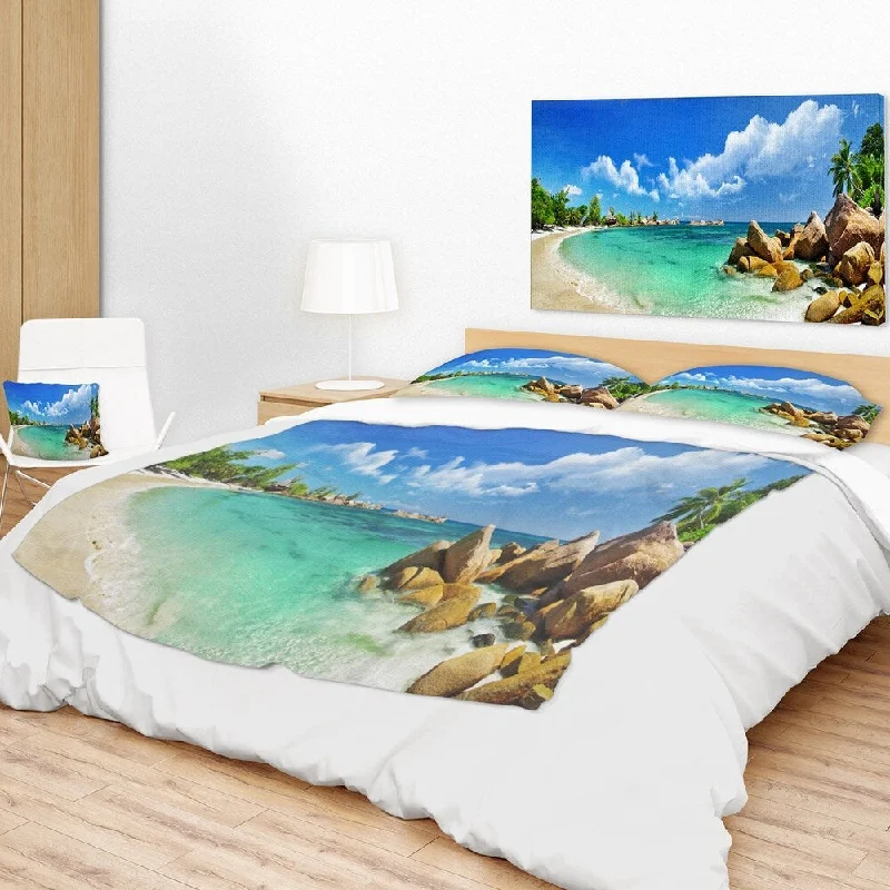 Cashmere blankets for ultimate softness and luxuryDesignart 'Seychelles Islands Panorama' Landscape Photography Throw Blanket Cashmere blankets for ultimate softness and luxuryDesignart 'Seychelles Islands Panorama' Landscape Photography Throw Blanket