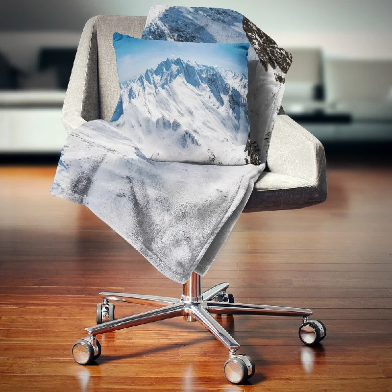 Cotton blankets for breathability and a lightweight feelDesignart 'Snowy Mountains Panoramic View' Landscape Fleece Throw Blanket Cotton blankets for breathability and a lightweight feelDesignart 'Snowy Mountains Panoramic View' Landscape Fleece Throw Blanket