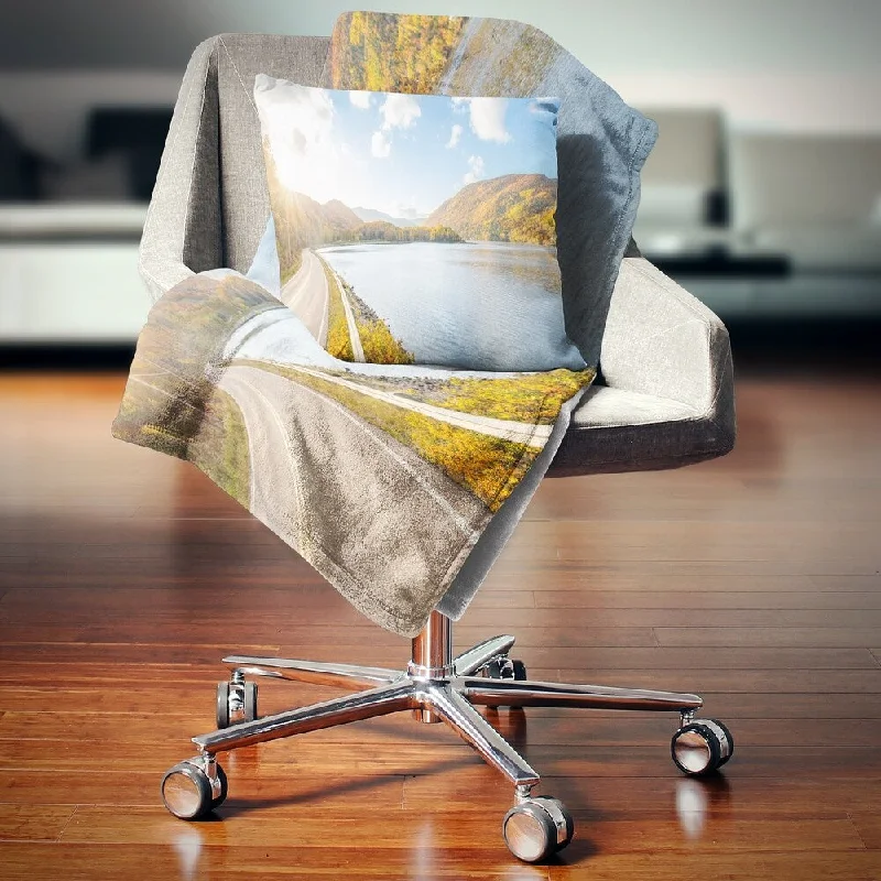 Linen blankets with a rustic and textured lookDesignart 'Stunning Autumn Mountains Canada' Landscape Fleece Throw Blanket Linen blankets with a rustic and textured lookDesignart 'Stunning Autumn Mountains Canada' Landscape Fleece Throw Blanket