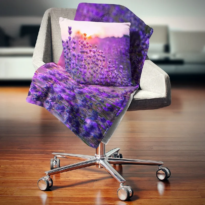 Microfiber blankets that are durable and easy to care forDesignart 'Summer Sunset over Lavender Field' Floral Throw Blanket Microfiber blankets that are durable and easy to care forDesignart 'Summer Sunset over Lavender Field' Floral Throw Blanket