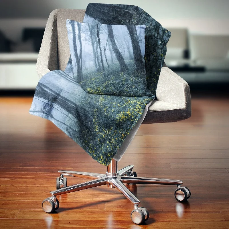 Linen blankets with a rustic and textured lookDesignart 'Trees in Foggy Spring Forest' Landscape Photography Throw Blanket Linen blankets with a rustic and textured lookDesignart 'Trees in Foggy Spring Forest' Landscape Photography Throw Blanket