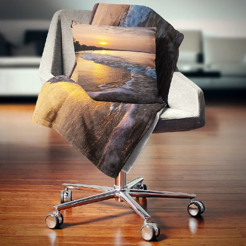Cotton blankets for breathability and a lightweight feelDesignart 'White Foaming Waves at Sunset' Modern Beach Throw Blanket Cotton blankets for breathability and a lightweight feelDesignart 'White Foaming Waves at Sunset' Modern Beach Throw Blanket