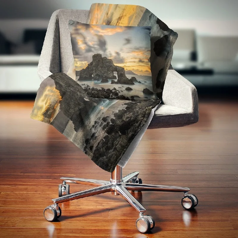 Chenille blankets with a thick and fuzzy textureDesignart 'Yellow Atlantic Coast in Spain' Seashore Photo Throw Blanket Chenille blankets with a thick and fuzzy textureDesignart 'Yellow Atlantic Coast in Spain' Seashore Photo Throw Blanket