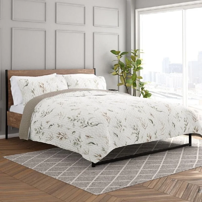 Linen blankets with a rustic and textured look3pc Full/Queen Quilted Coverlet Set Reversible Leaves Stripe Latte Linen blankets with a rustic and textured look3pc Full/Queen Quilted Coverlet Set Reversible Leaves Stripe Latte