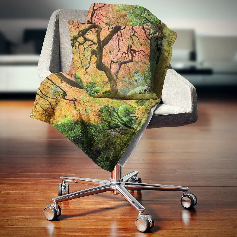 Silk blankets with a smooth and elegant touchDesignart 'Autumn Maple Tree' Landscape Photography Throw Blanket Silk blankets with a smooth and elegant touchDesignart 'Autumn Maple Tree' Landscape Photography Throw Blanket