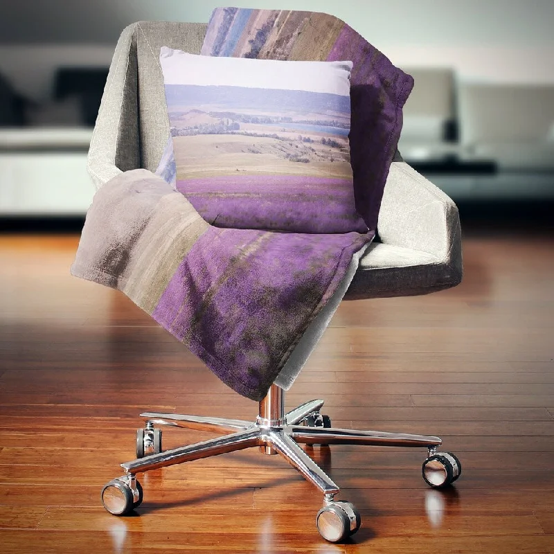 Mohair blankets with a unique sheen and softnessDesignart 'Calm Sunset over Lavender Field' Floral Throw Blanket Mohair blankets with a unique sheen and softnessDesignart 'Calm Sunset over Lavender Field' Floral Throw Blanket